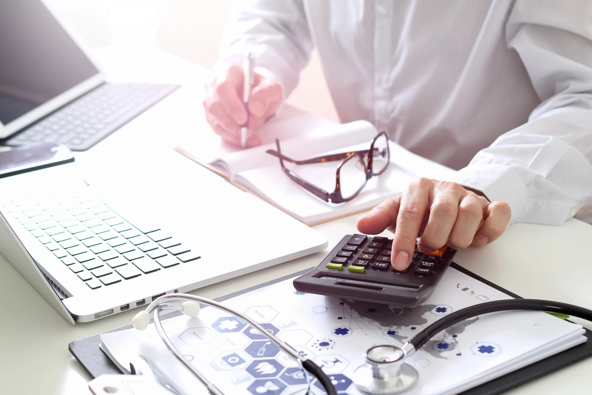 Chiropractor using practice management software